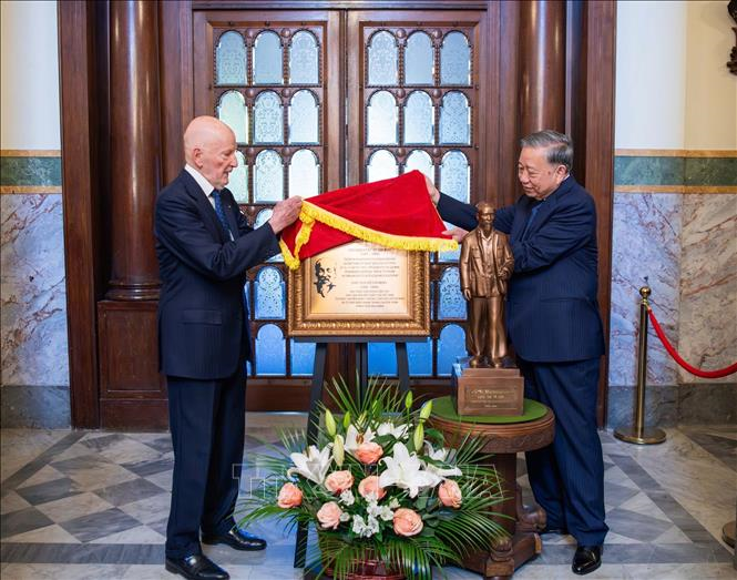 Tổng Bí thư Tô Lâm thăm nơi Bác Hồ từng ở tại Bulgaria